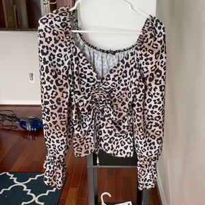 Cheetah blouse with scrunch